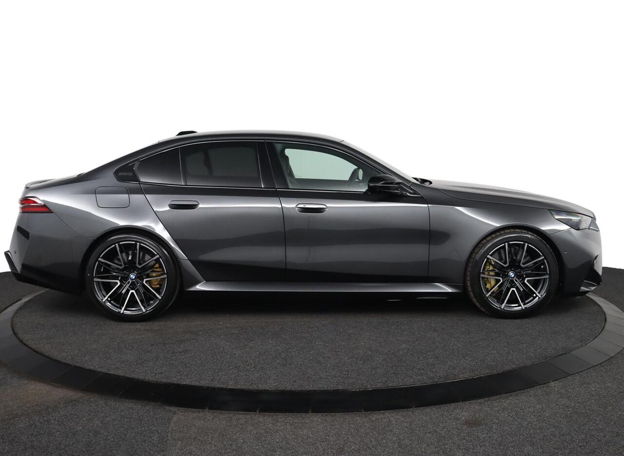 BMW M5 Sedan | Pano | Trekhaak | M Driver's Pack | Comfort Pack