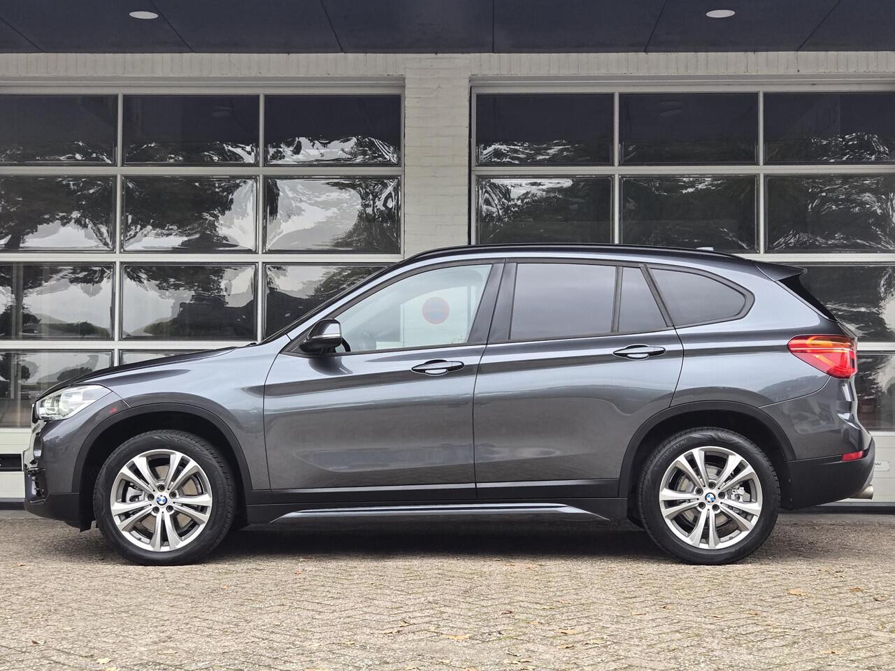 BMW X1 sDrive20i SPORTLINE | HARMAN KARDON | SPORTSTOELEN | TREKHAAK | STOELVERWARMING |