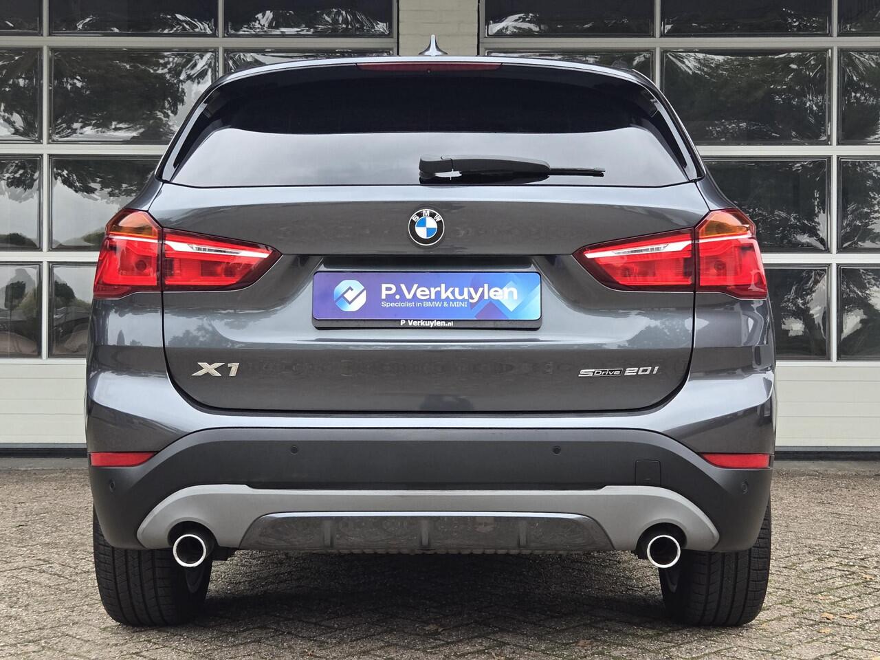 BMW X1 sDrive20i SPORTLINE | HARMAN KARDON | SPORTSTOELEN | TREKHAAK | STOELVERWARMING |