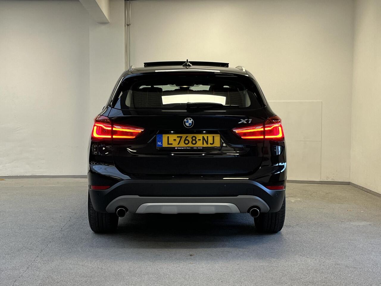 BMW X1 xDrive20i High Executive | LEDER | CAMERA | PANO | NAVI |