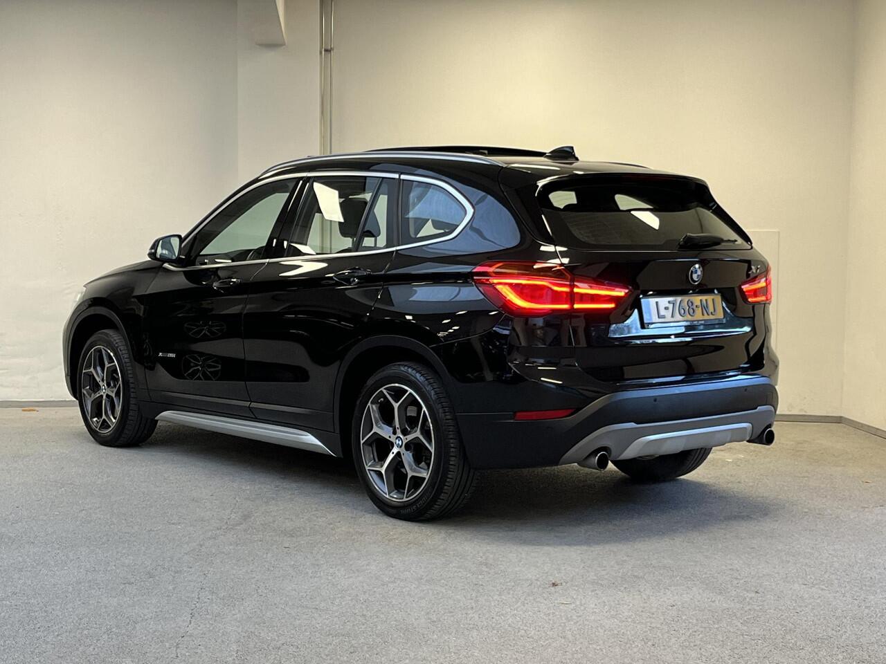 BMW X1 xDrive20i High Executive | LEDER | CAMERA | PANO | NAVI |