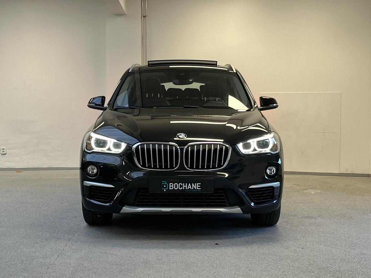 BMW X1 xDrive20i High Executive | LEDER | CAMERA | PANO | NAVI |
