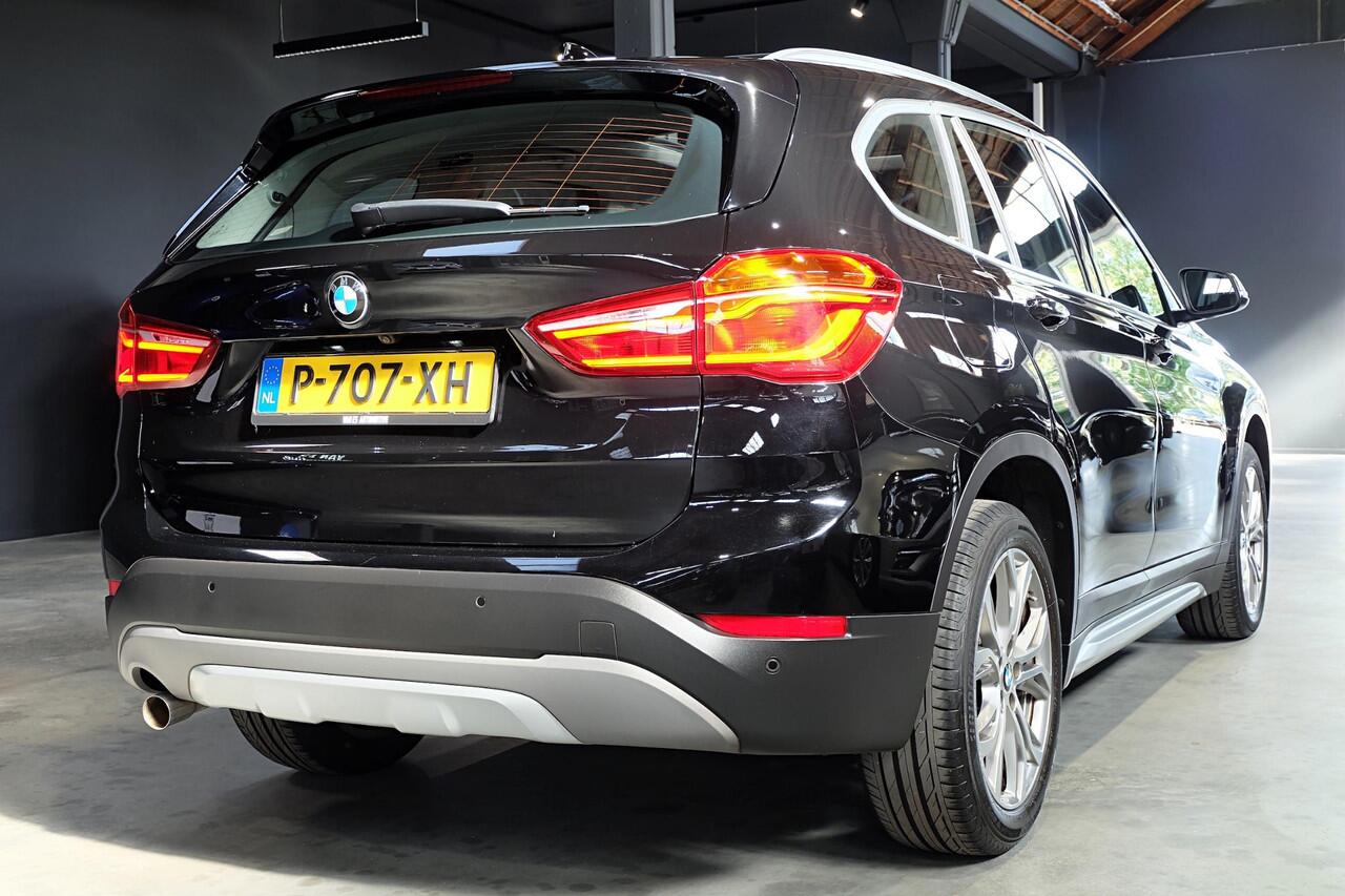 BMW X1 sDrive18i High Executive / xLine / Pano / Leder / Camera