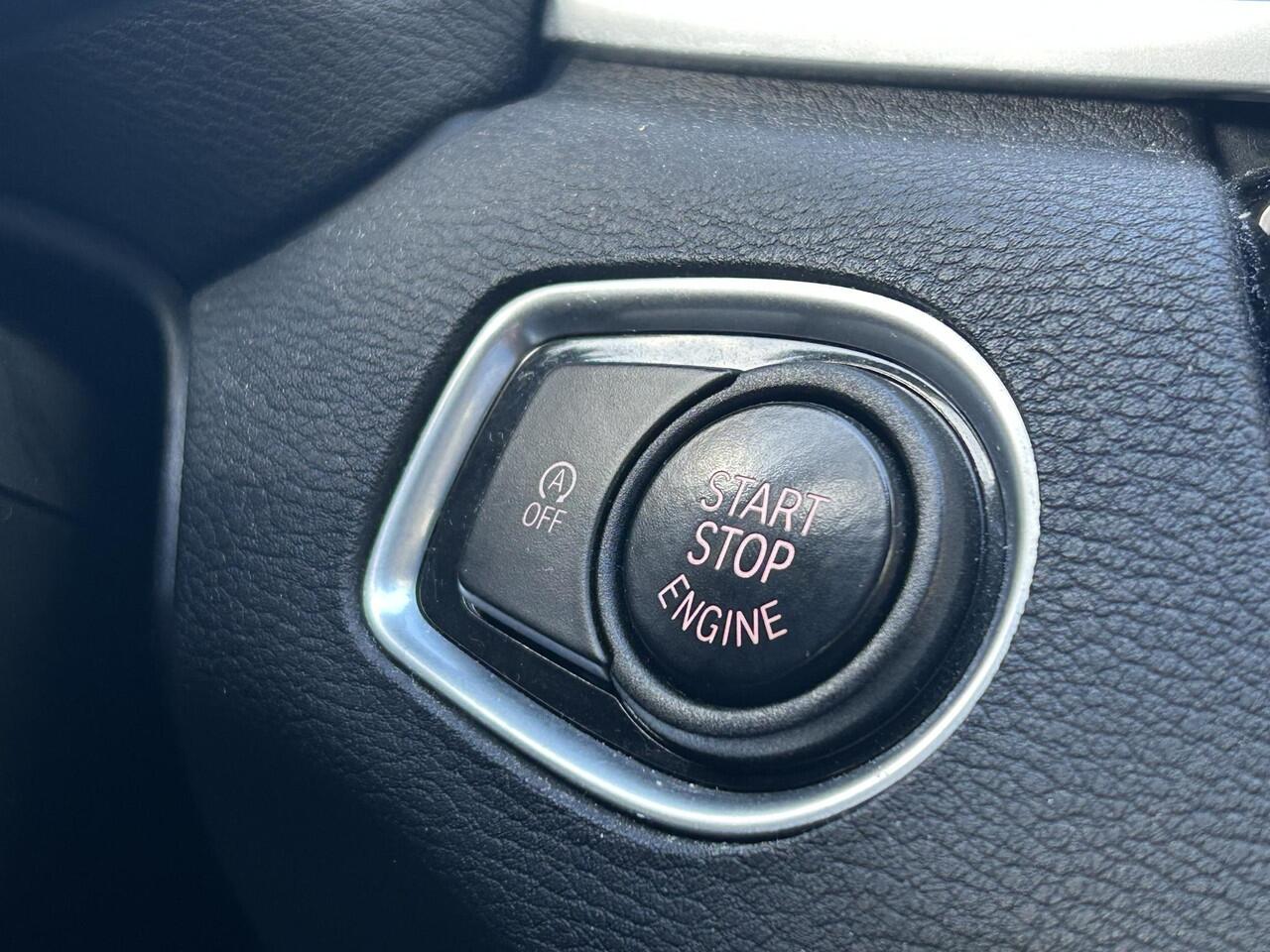 BMW X1 sDrive20i High Executive l Sfeer verlichting l Navi l Trekhaak l Electrische Klep