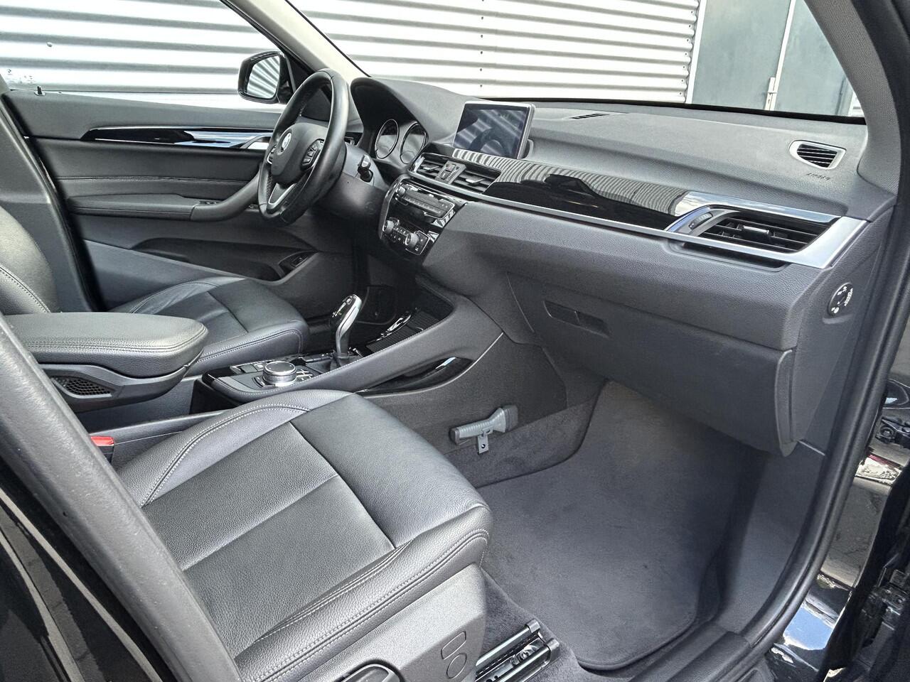 BMW X1 sDrive20i Orange Edition III | Trekhaak | Camera |