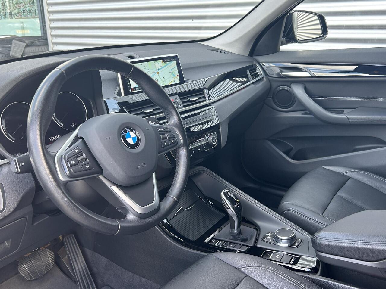 BMW X1 sDrive20i Orange Edition III | Trekhaak | Camera |