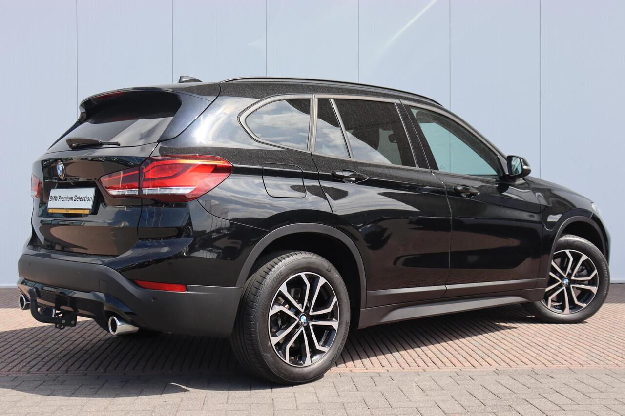 BMW X1 sDrive20i High Executive Achteruitrijcamera/ Stoelverwarming/ Sportstoelen/ Cruise Control/ Elektrische Achterklep