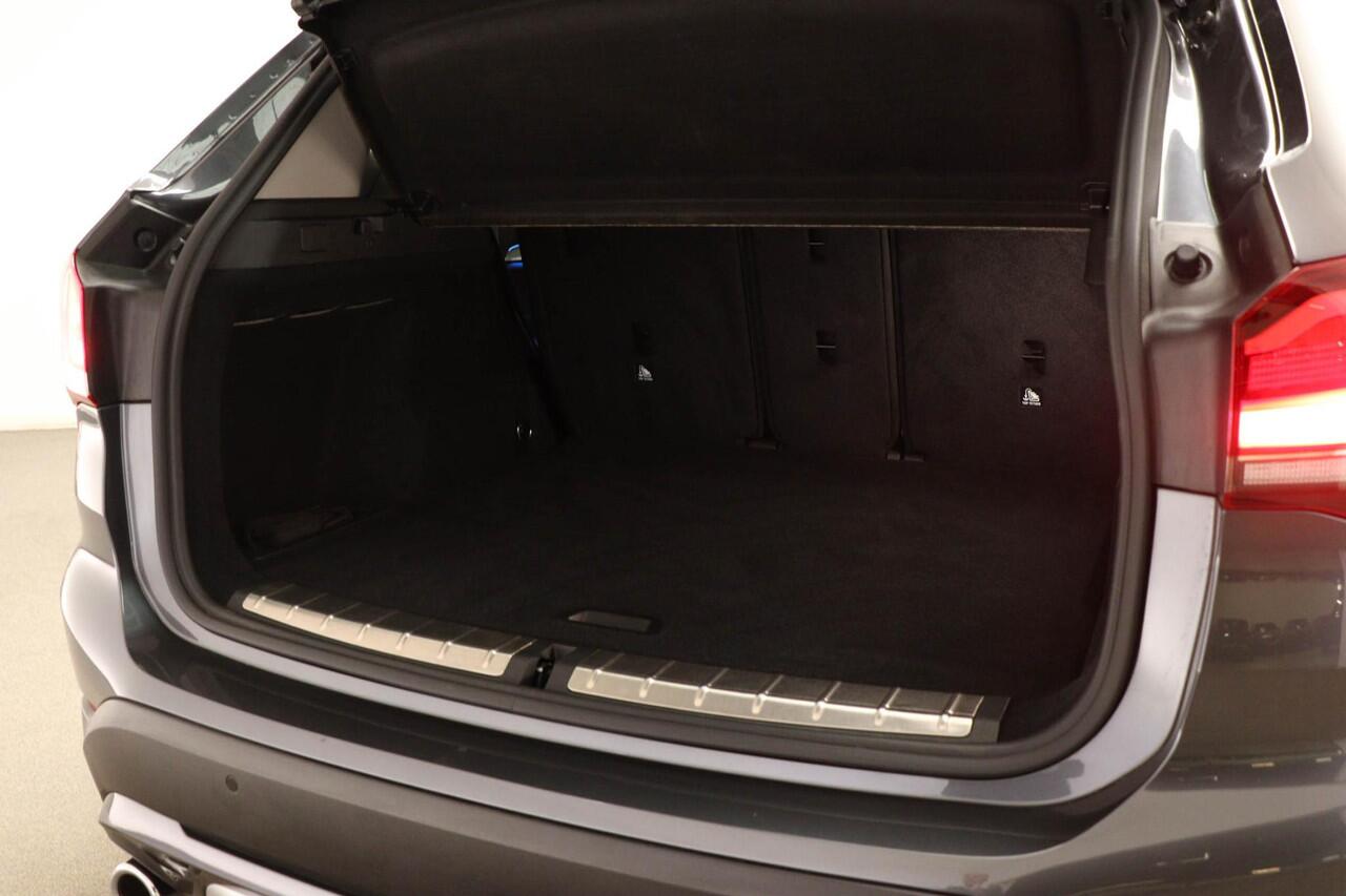 BMW X1 xDrive25e High Executive Edition | SAFETY / XLINE- PACK | PANORAMADAK | TREKHAAK