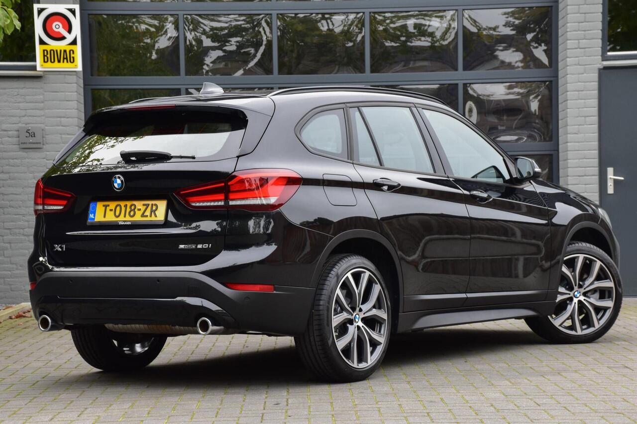 BMW X1 sDrive20i High Executive | Panoramadak | Leer