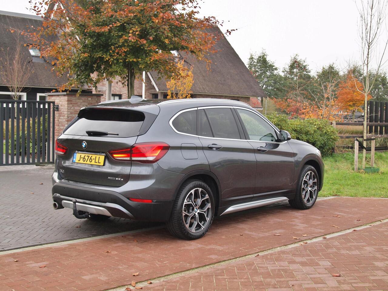 BMW X1 xDrive25e eDrive Edition | Head-Up Display | Harman Kardon | Apple Carplay | Sfeerverlichting | Trekhaak |