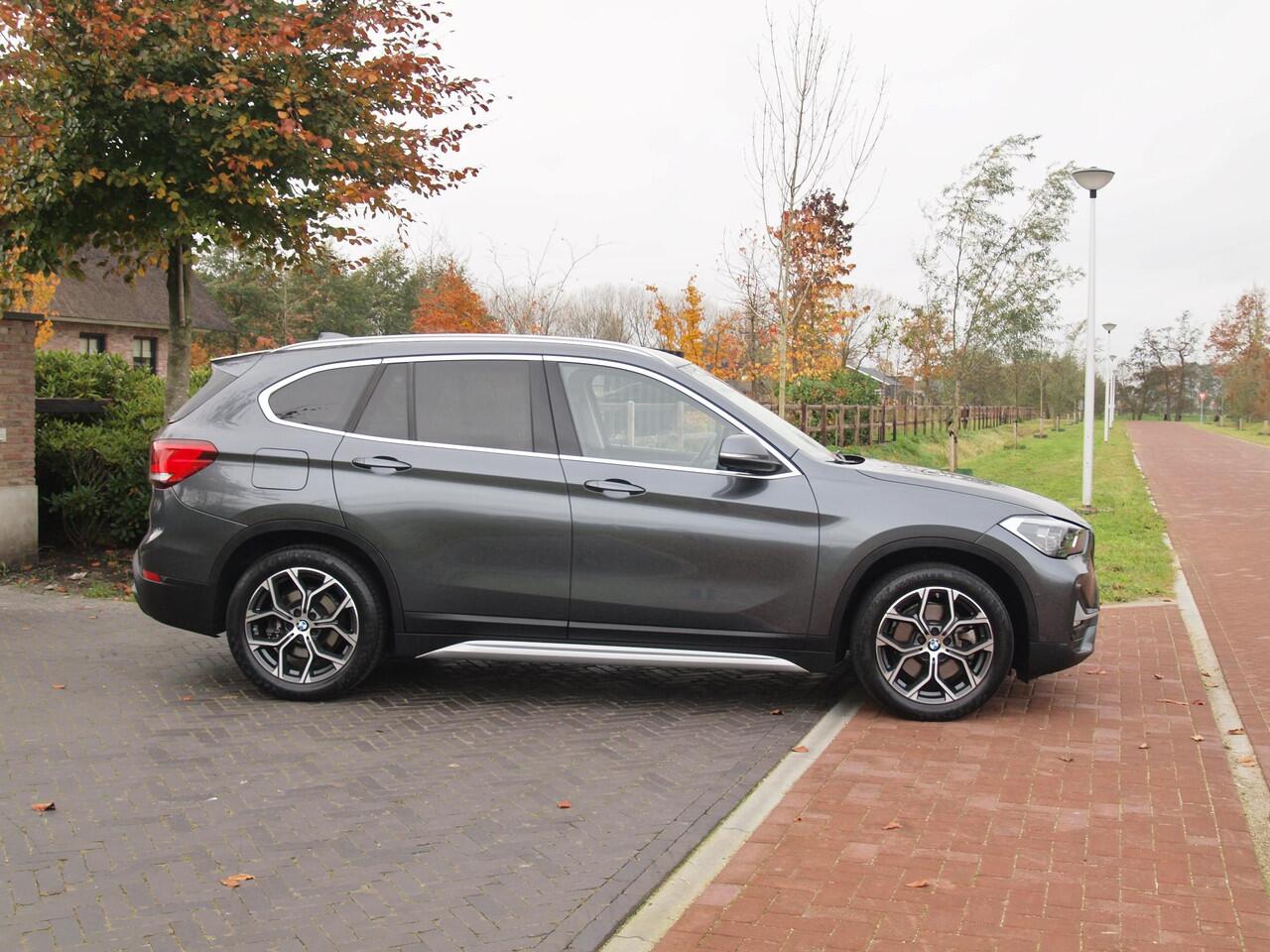 BMW X1 xDrive25e eDrive Edition | Head-Up Display | Harman Kardon | Apple Carplay | Sfeerverlichting | Trekhaak |
