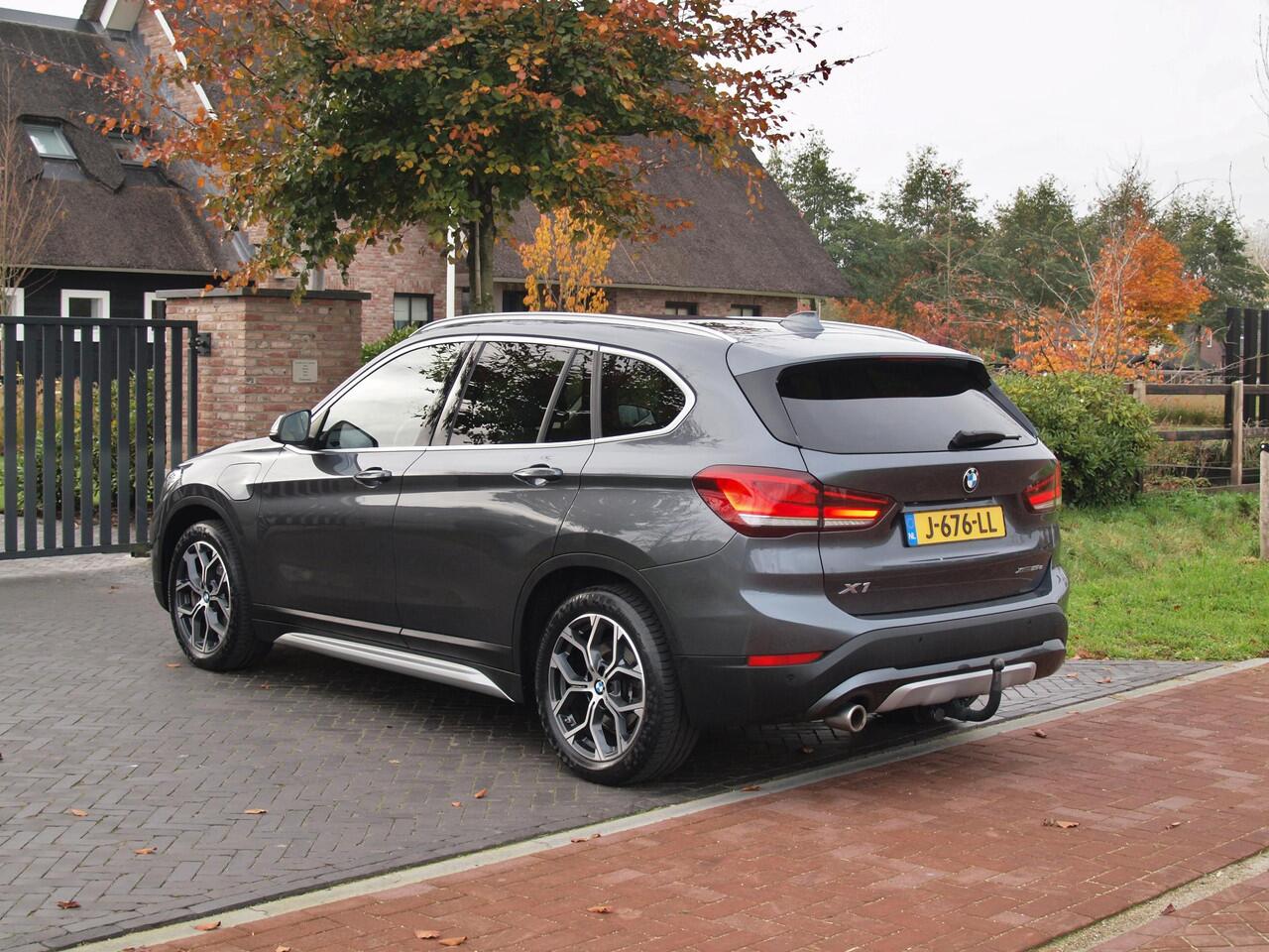 BMW X1 xDrive25e eDrive Edition | Head-Up Display | Harman Kardon | Apple Carplay | Sfeerverlichting | Trekhaak |