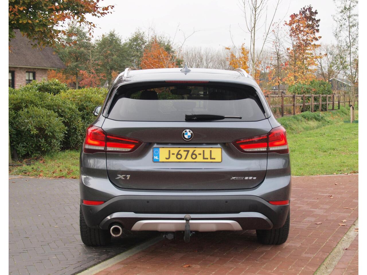 BMW X1 xDrive25e eDrive Edition | Head-Up Display | Harman Kardon | Apple Carplay | Sfeerverlichting | Trekhaak |