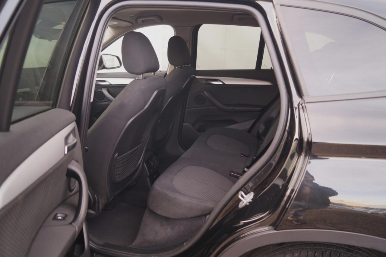 BMW X1 xDrive25e Executive -NAVI-ECC-HUD-CAM-PDC-