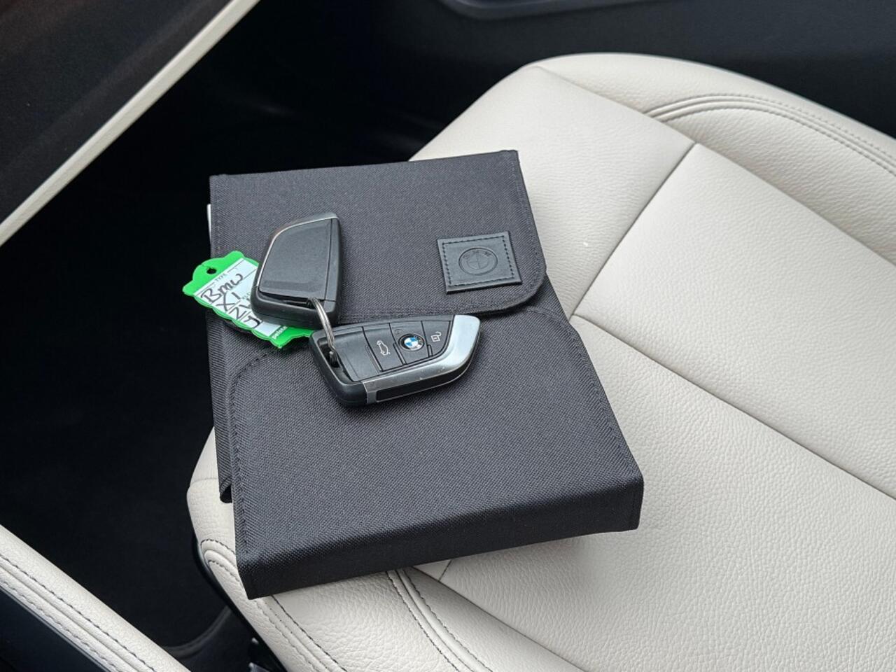 BMW X1 sDrive 2.0i 192pk autom ecc,beigeleer,lmv,navi,led,chroom,dglas,camera