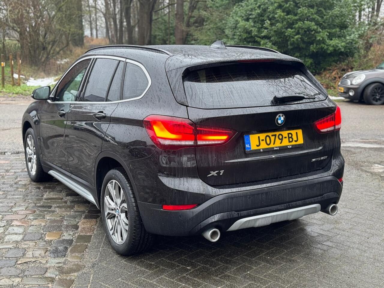 BMW X1 sDrive 2.0i 192pk autom ecc,beigeleer,lmv,navi,led,chroom,dglas,camera