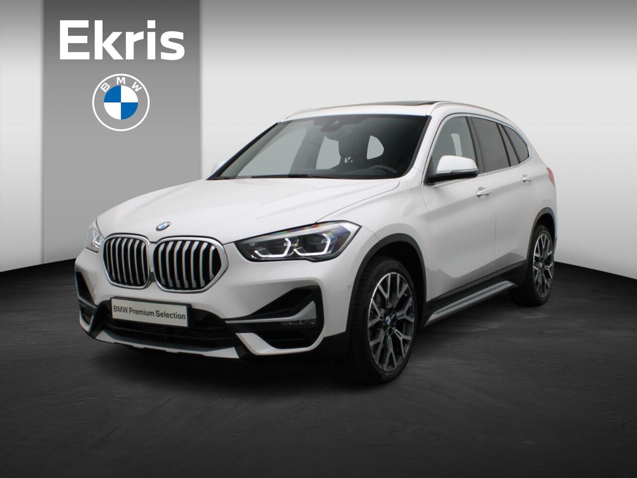 BMW X1 sDrive20i High Executive | xLine | Audio Media Pack | Parking Pack | Grotere brandstoftank | Achteruitrijcamera | Panoramadak | Head-Up Display | DAB | HiFi | 19''