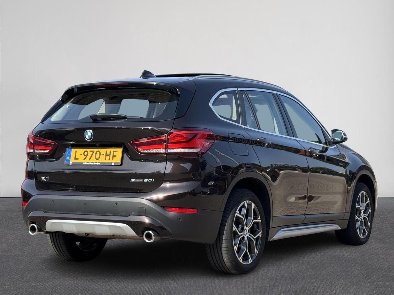 BMW X1 sDrive20i High Executive Edition Trekhaak | Pano | Navigatie | LED | Airco-Ecc | LM-Velgen |Stoelverwarming | Camera | ( Vestiging - Nieuwegein )