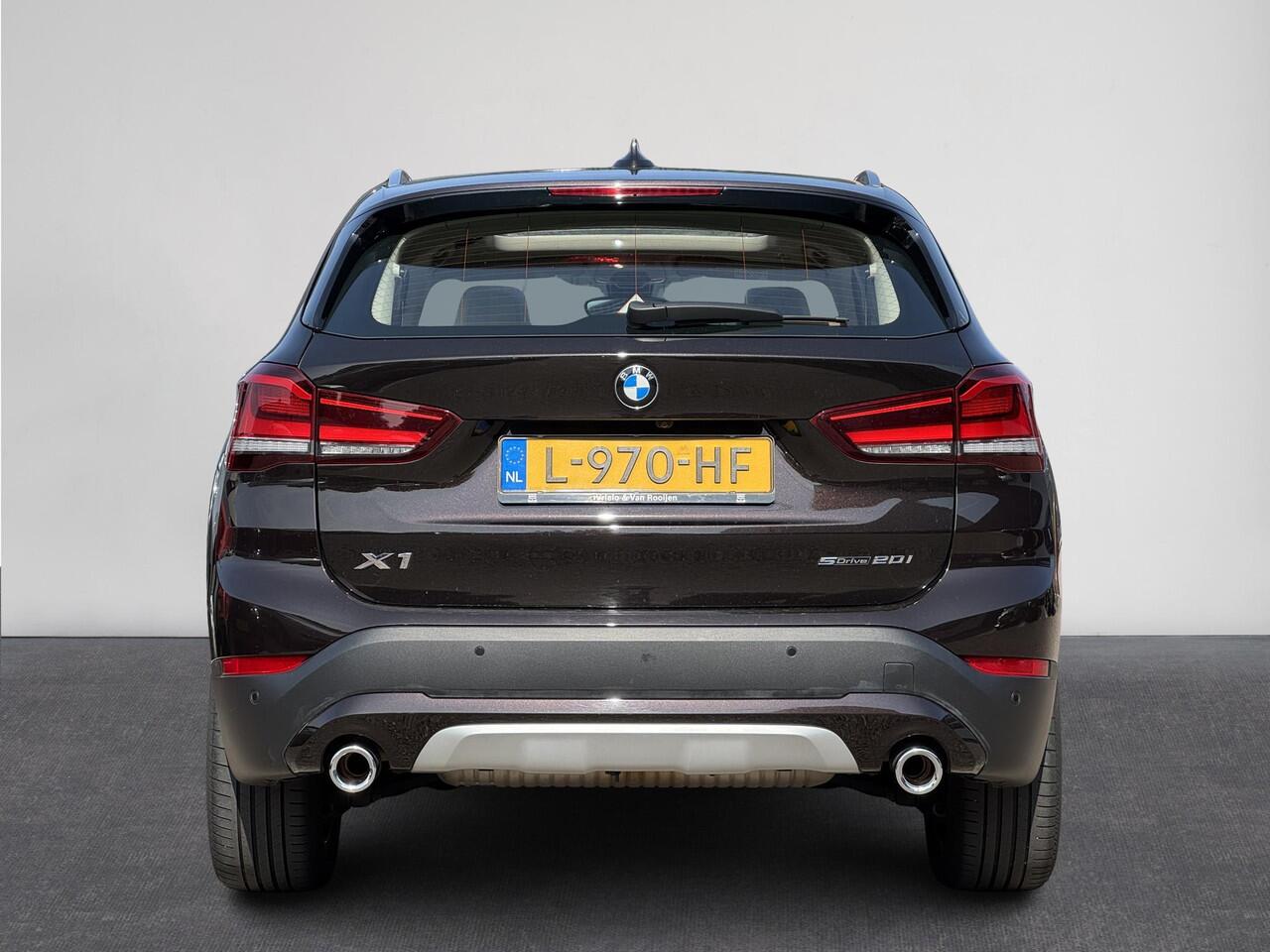 BMW X1 sDrive20i High Executive Edition Trekhaak | Pano | Navigatie | LED | Airco-Ecc | LM-Velgen |Stoelverwarming | Camera | ( Vestiging - Nieuwegein )