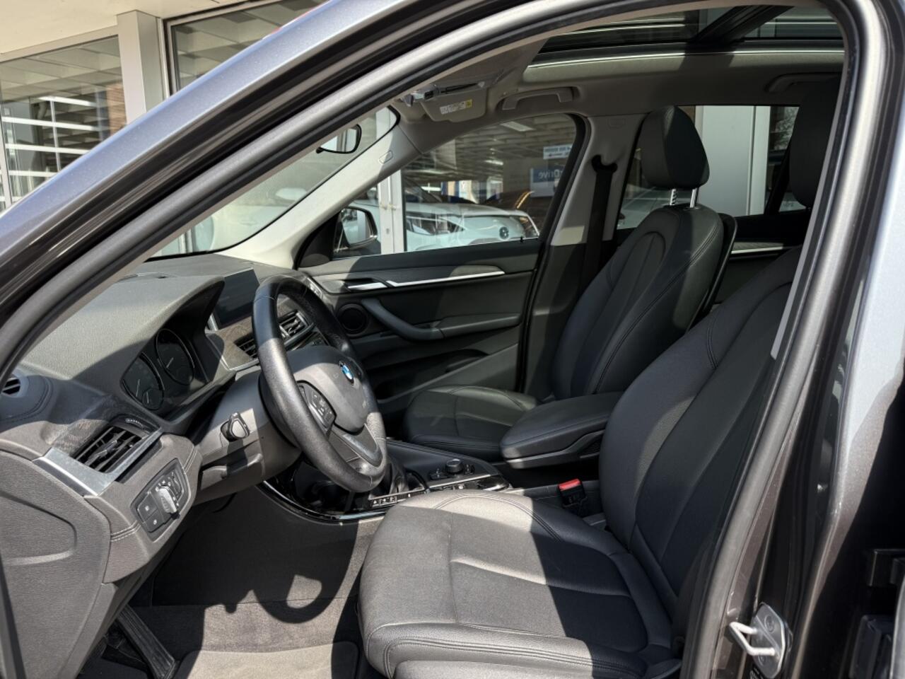 BMW X1 X1 xDrive25e plugin xLine | 220PK | Vleder | Pano | Camera