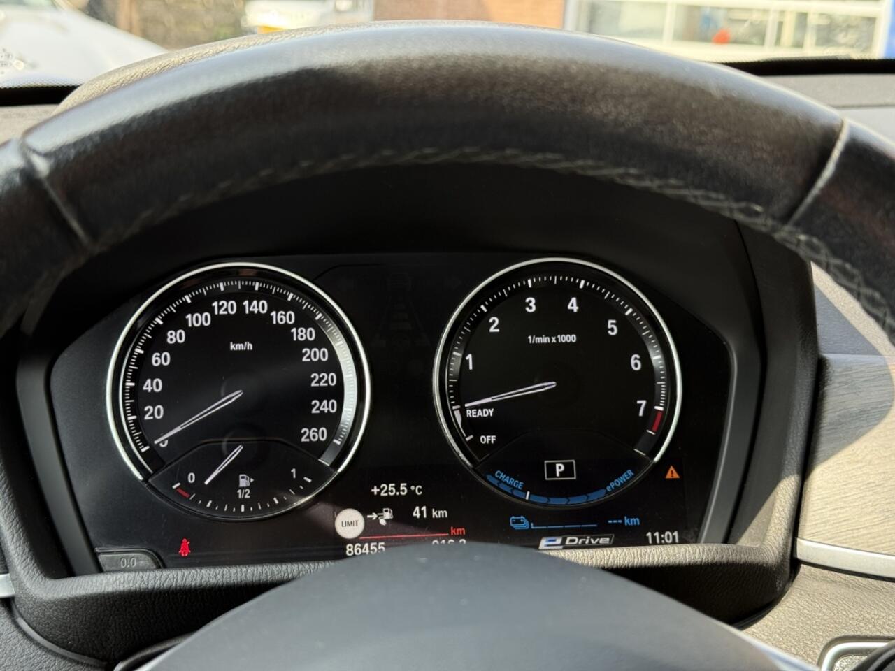 BMW X1 X1 xDrive25e plugin xLine | 220PK | Vleder | Pano | Camera