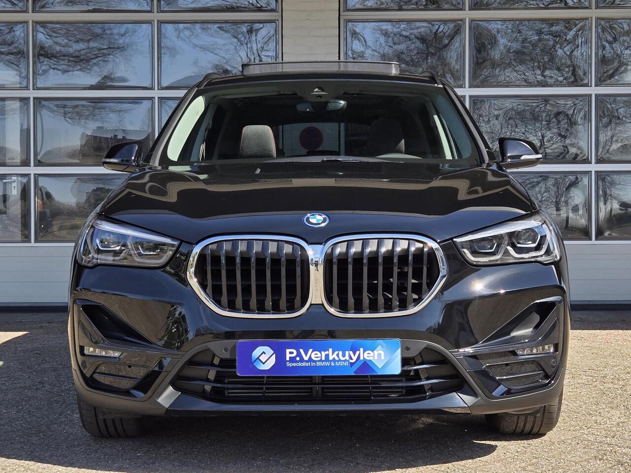 BMW X1 xDrive25e eDrive Sport Line | PANORAMA | SPORTSTOELEN | ELEKTR. ACHTERKLEP | CAMERA |