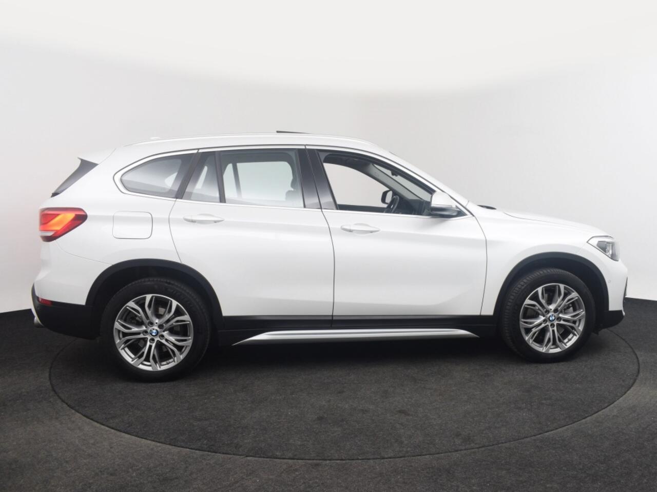 BMW X1 sDrive20i High Executive | Schuifdak o Dealeronderhouden o Leder
