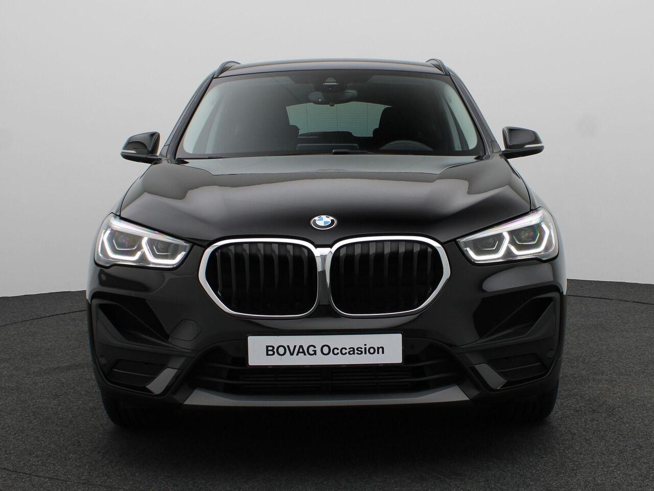 BMW X1 sDrive18i Achteruitrijcamera | Head-up Display | Afneembare Trekhaak | Navigatie Prof. | LM 17''