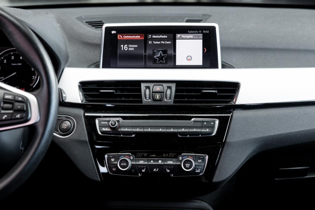 BMW X1 xDrive25e High Exec. | Camera | Navi | Stoelverwarming |