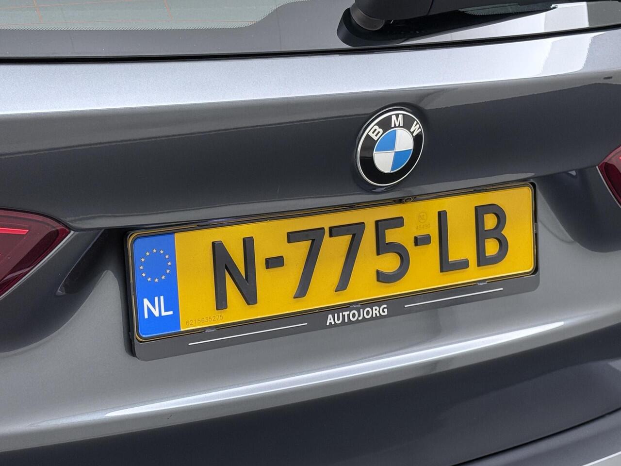 BMW X1 sDrive18i Business Edition Plus X-Line | Panorama Dak | Dealer Onderhouden | Camera |