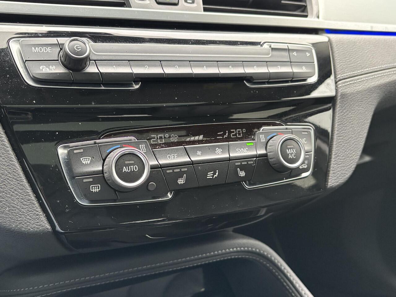 BMW X1 sDrive20i Business Edition Plus | Panoramadak | Sportstoelen | Vol leder | 1e Eig |