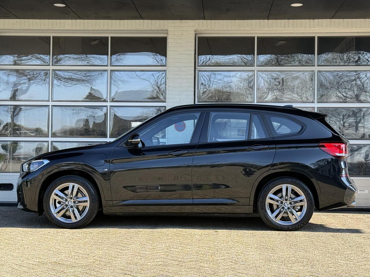 BMW X1 xDrive25e M SPORT | SPORTSTOELEN | TREKHAAK | STOELVERWARMING |