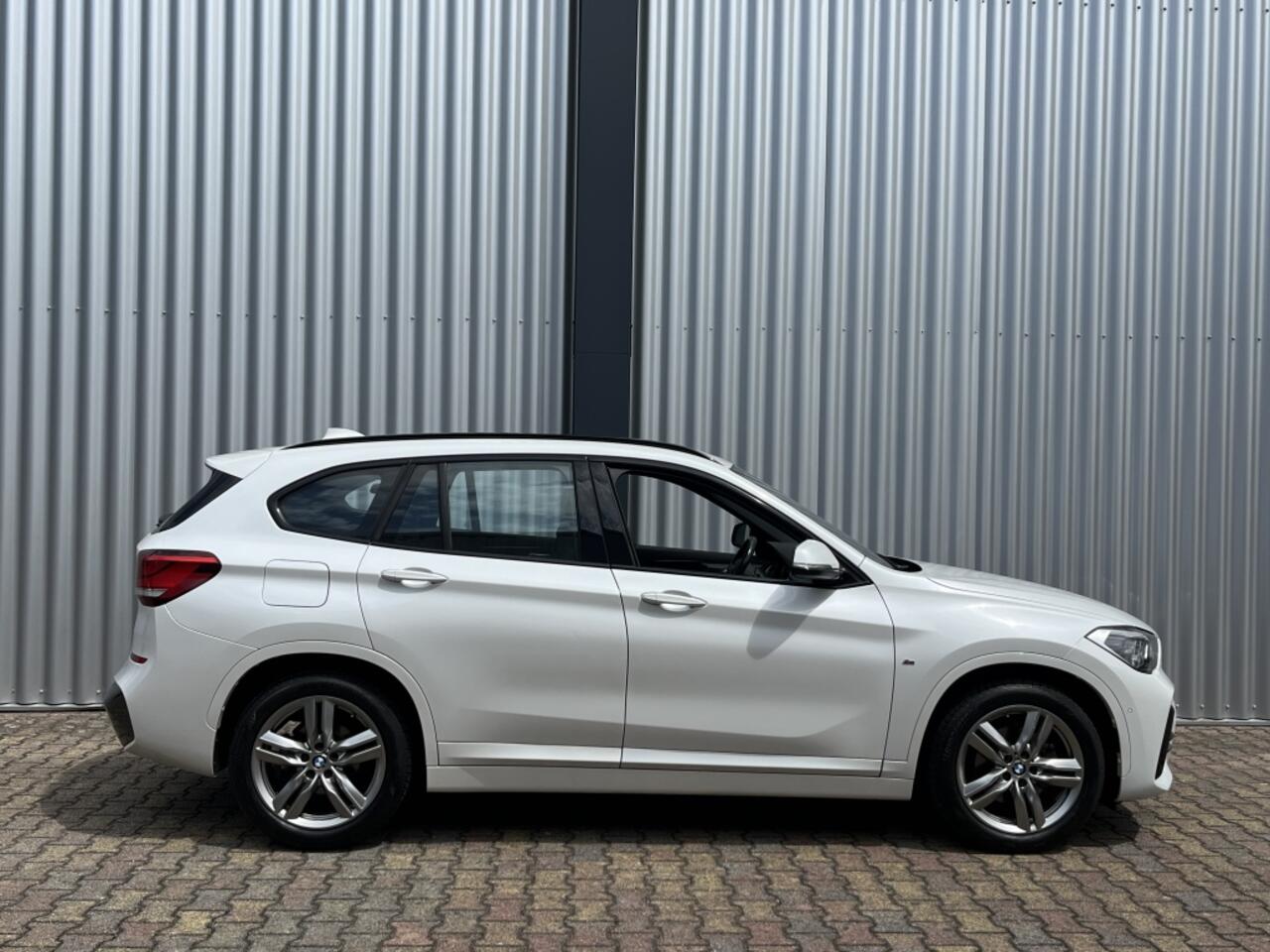 BMW X1 sDrive18i High Executive | M-Sport Pakket