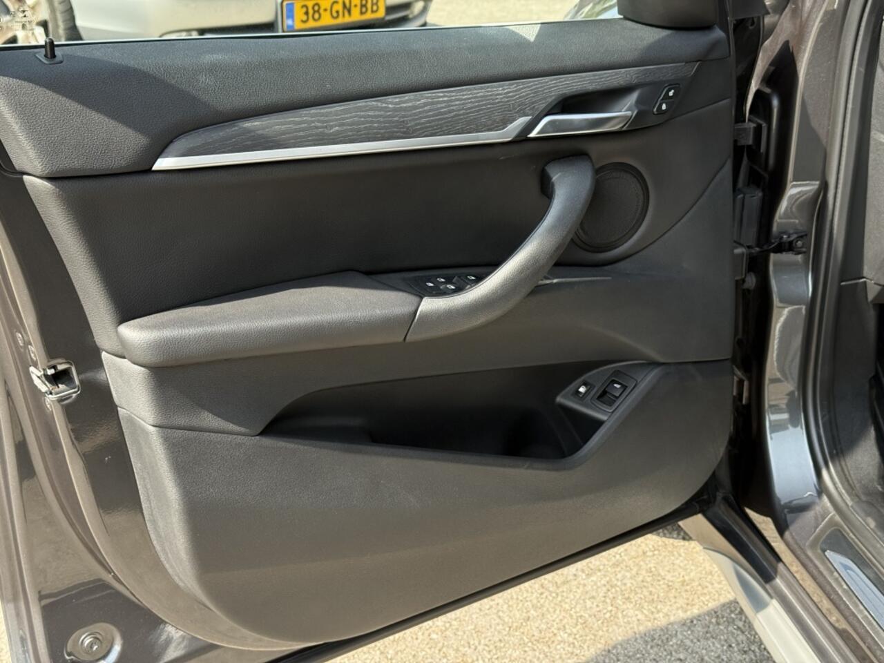 BMW X1 X1 xDrive25e plugin xLine | 220PK | Vleder | Pano | Camera