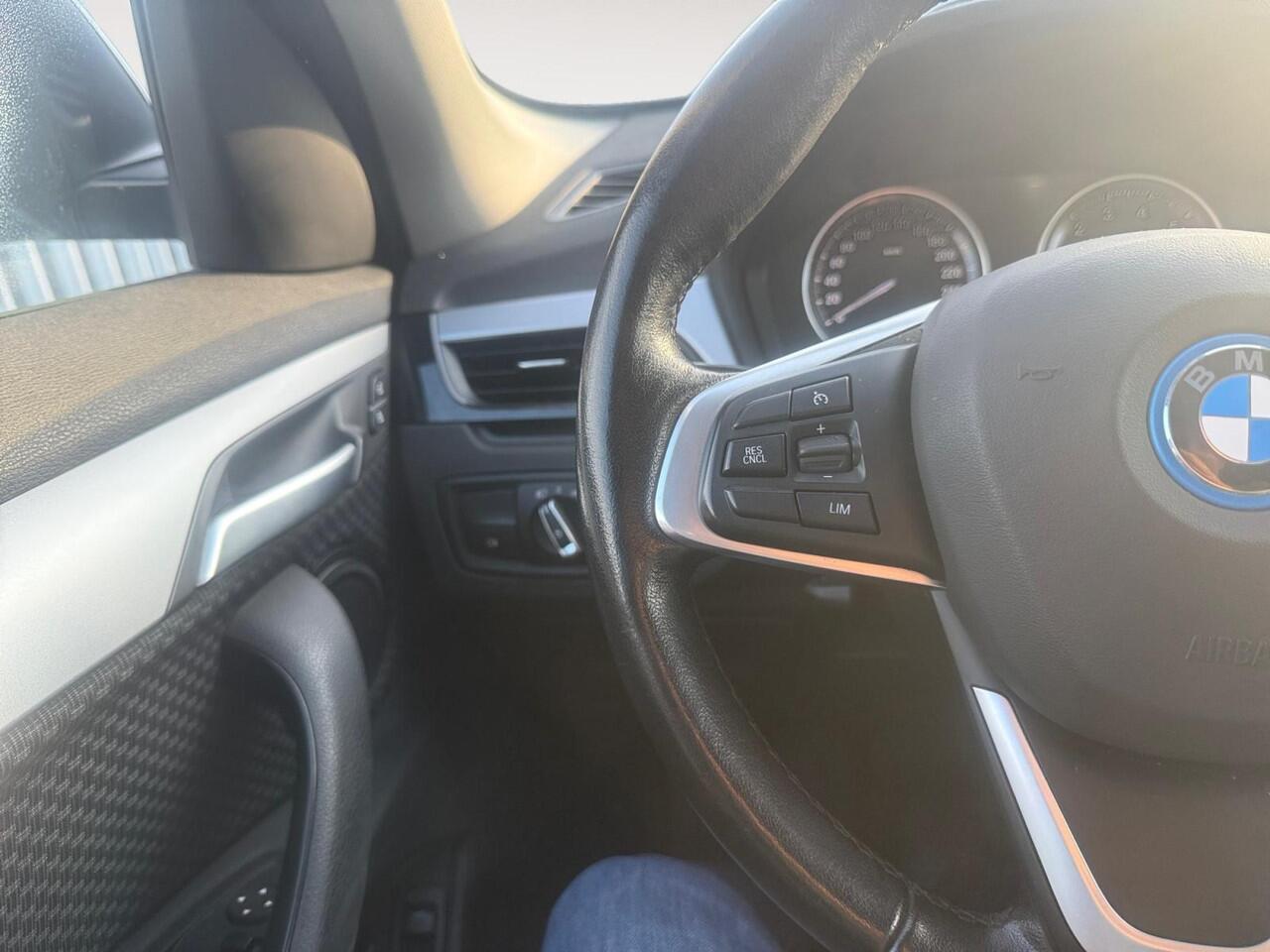 BMW X1 xDrive25e Executive | Automaat | Stoel Verwarming | Navigatie | Apple Carplay/Android Auto | Parkeersensoren | Cruise Control | DAB | Climate Control