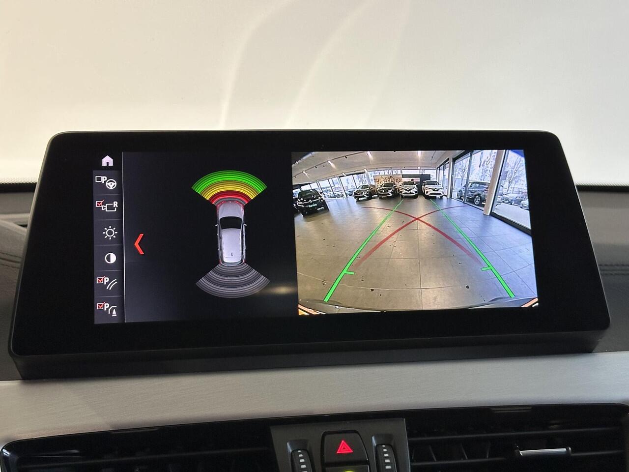 BMW X1 sDrive20i Business Edition Plus M SPORT | AUTOMAAT | NAVIGATIE | ACHTERUITRIJCAMERA | PARKEERSENSOREN VOOR-/ACHTER | STOEL-/STUURVERWARMING