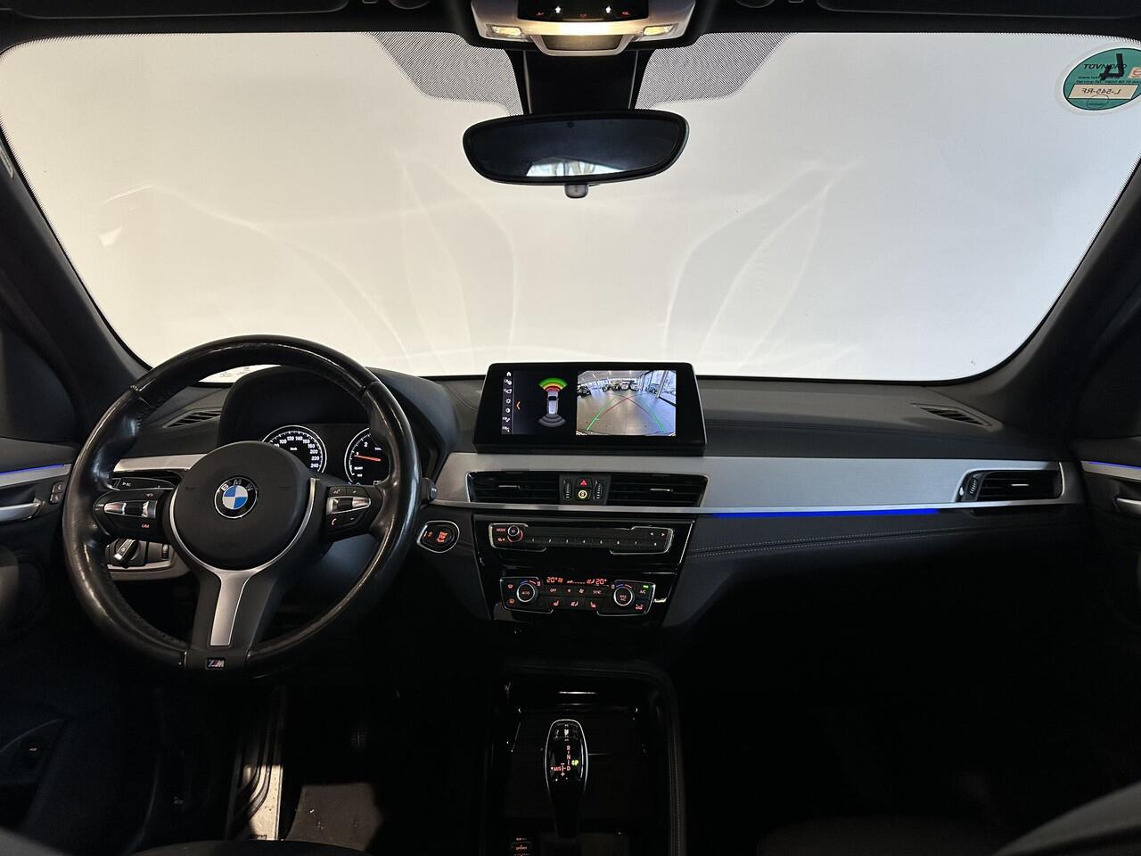BMW X1 sDrive20i Business Edition Plus M SPORT | AUTOMAAT | NAVIGATIE | ACHTERUITRIJCAMERA | PARKEERSENSOREN VOOR-/ACHTER | STOEL-/STUURVERWARMING