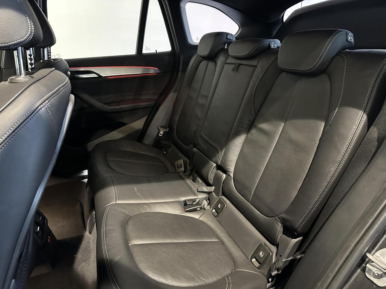 BMW X1 sDrive20i Business Edition Plus M SPORT | AUTOMAAT | NAVIGATIE | ACHTERUITRIJCAMERA | PARKEERSENSOREN VOOR-/ACHTER | STOEL-/STUURVERWARMING