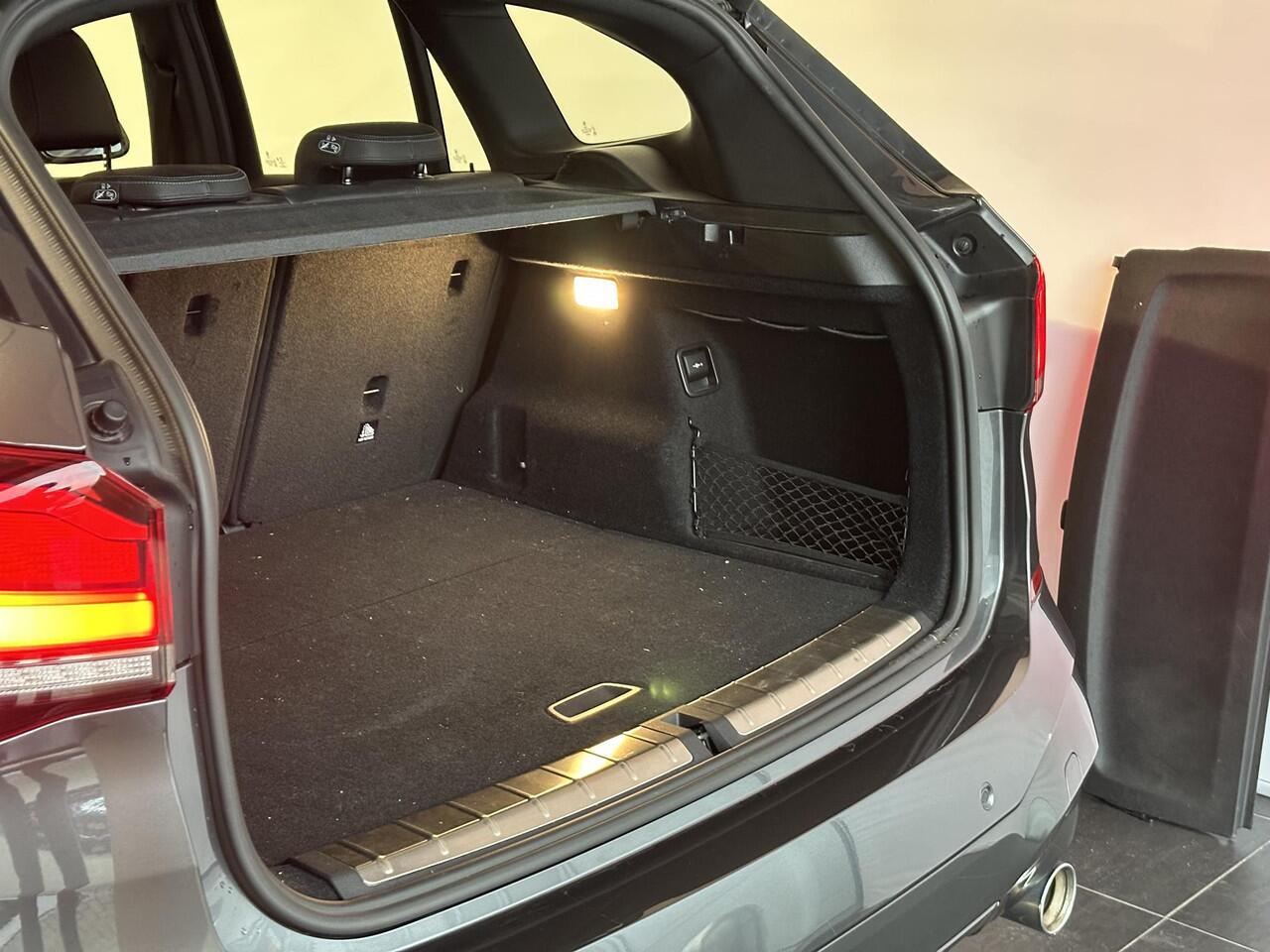 BMW X1 sDrive20i Business Edition Plus M SPORT | AUTOMAAT | NAVIGATIE | ACHTERUITRIJCAMERA | PARKEERSENSOREN VOOR-/ACHTER | STOEL-/STUURVERWARMING