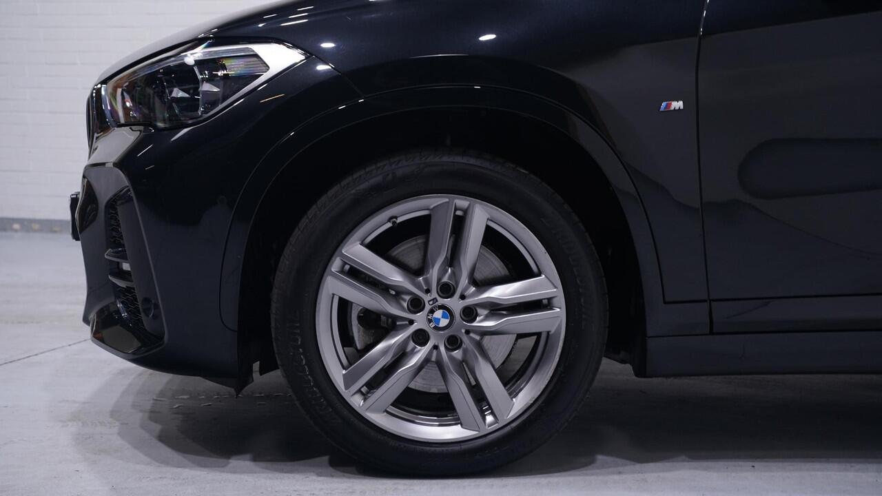 BMW X1 sDrive20i M Sport Panoramadak 1e Eig. NAP Head up Camera Apple Carplay Led koplampen