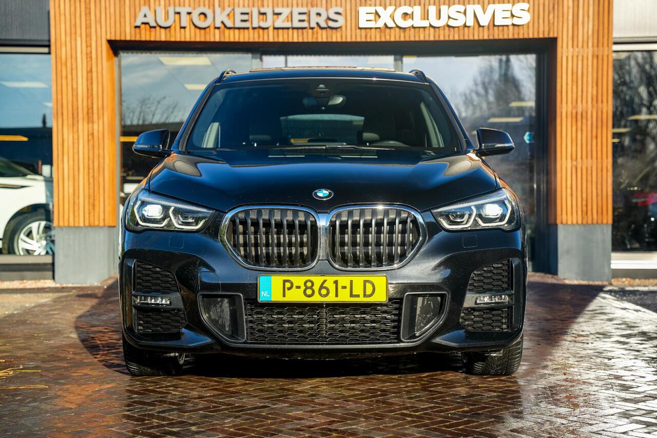 BMW X1 xDrive20d M Pakket Panodak Leer HUD Cruise Navi Stoelverw.