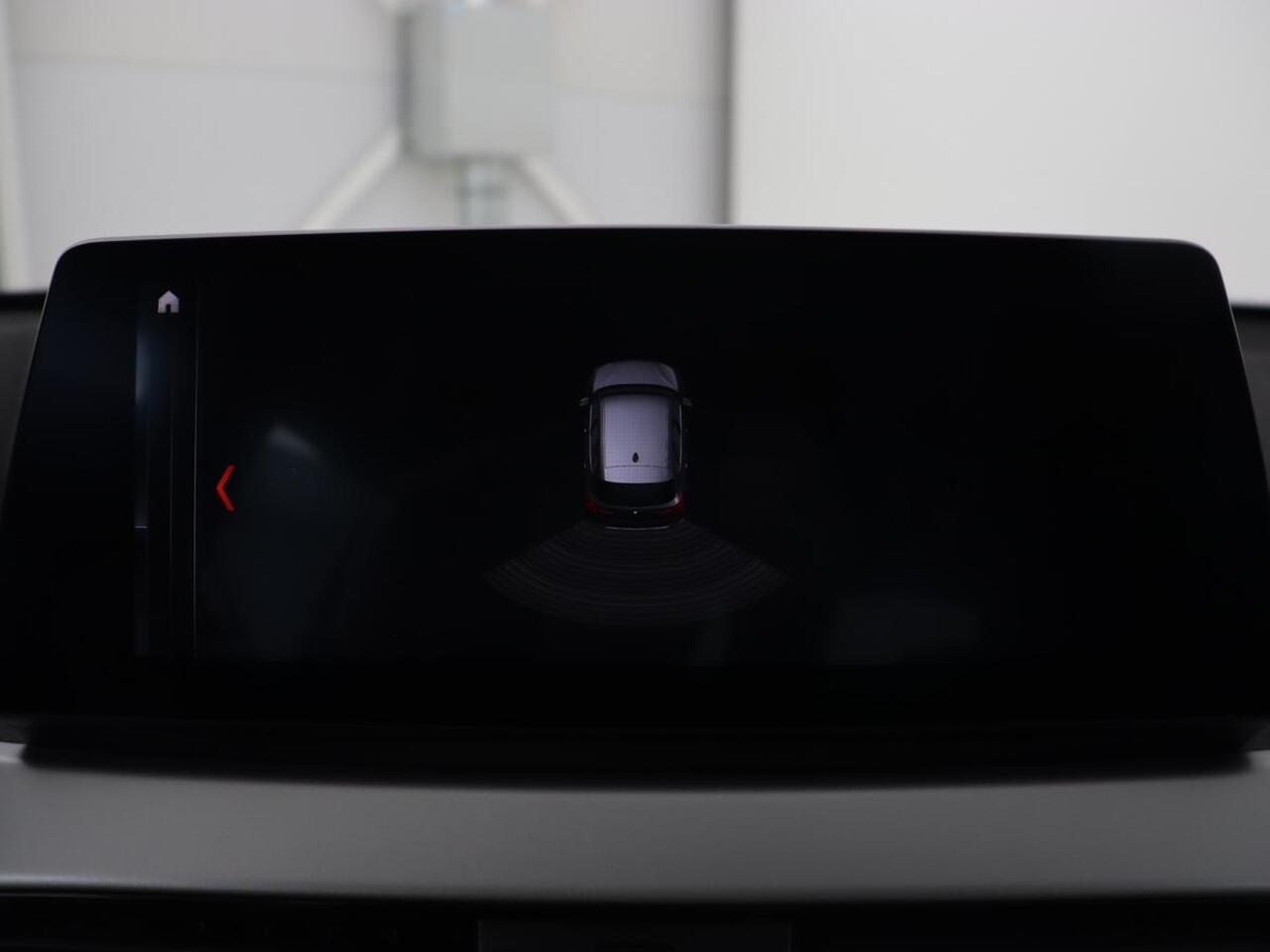 BMW X1 sDrive20i Executive | Sportstoelen | Head-Up | Full LED | Navigatie | DAB | Climate control | Parkeerhulp | Cruise control | Bluetooth