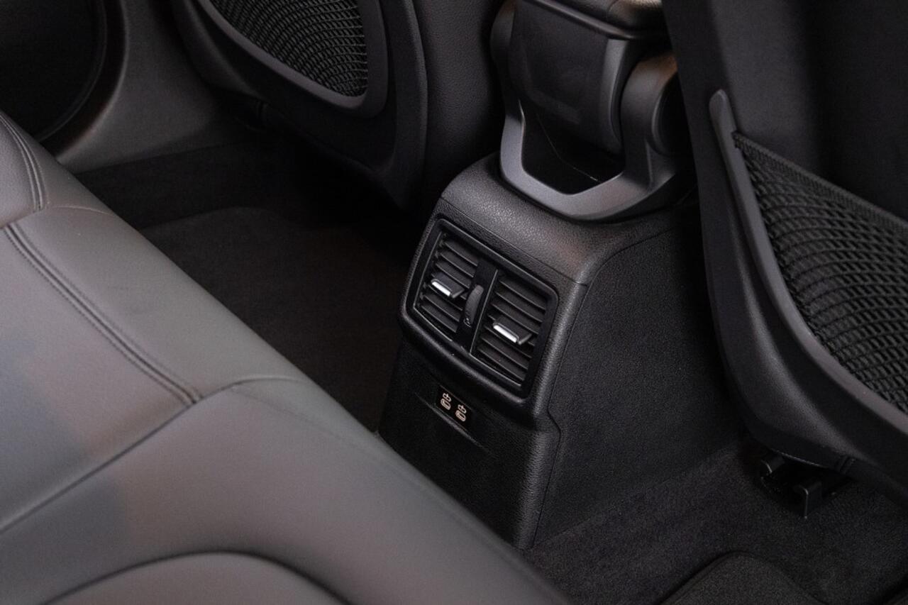 BMW X1 xDrive25e High Executive | LEDER | Full LED | Head-Up | PHEV