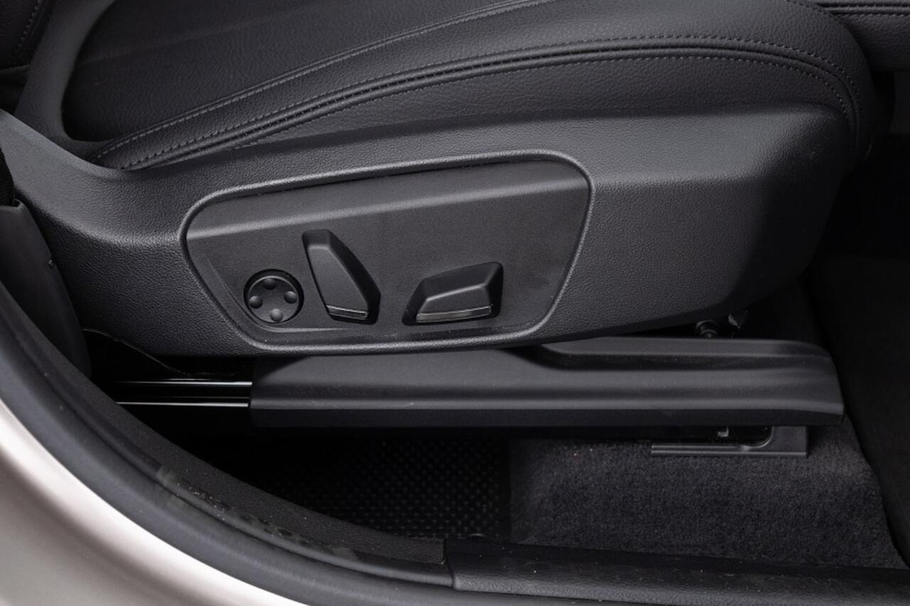 BMW X1 xDrive25e High Executive | LEDER | Full LED | Head-Up | PHEV