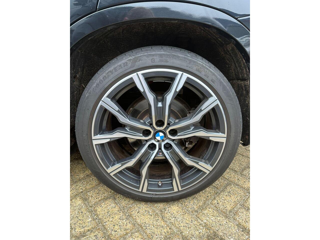 BMW X1 xDrive25e | PANO | 19" | HUD | H&K | 1ste Eigenaar | LED | FULL OPTION! | Dealer Onderhouden!