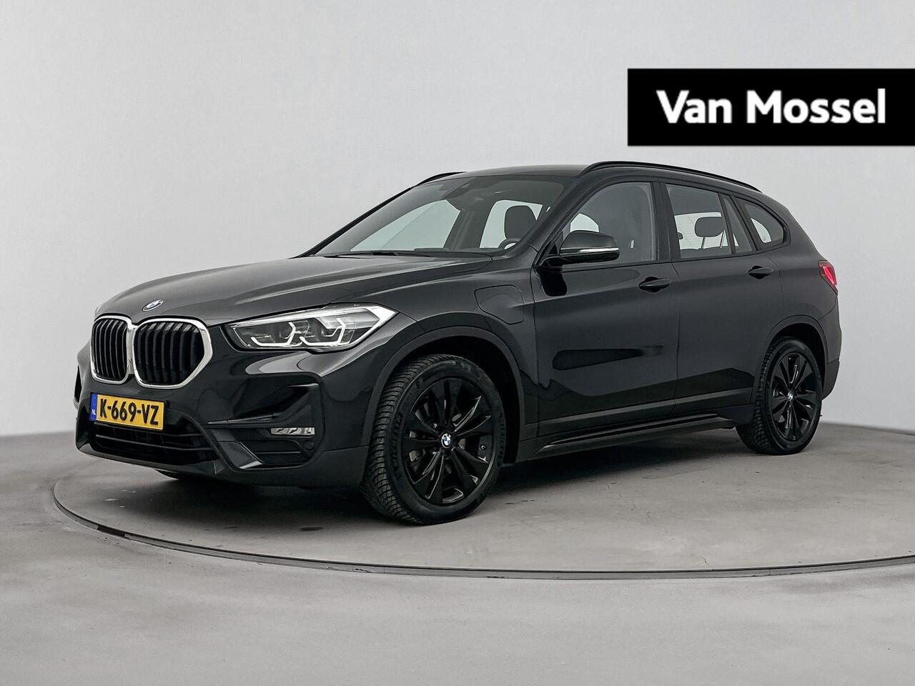 BMW X1 xDrive25e High Executive 220PK | Automaat | Head-Up Display | Navigatie | Zwart Lederen Bekleding | Stoelverwarming | Elektrische Achterklep | Zwarte Velgen