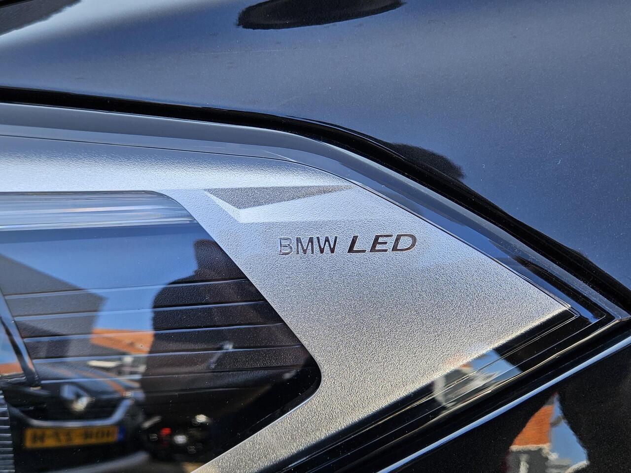 BMW X1 xDrive25e M Sport /Apple Carplay/Sportstoelen/Parkeersens. V+A+Cam/Stoelverw./Elektr. Klep/DAB+/Sperdiff/Trekhaak/(MET GARANTIE*)