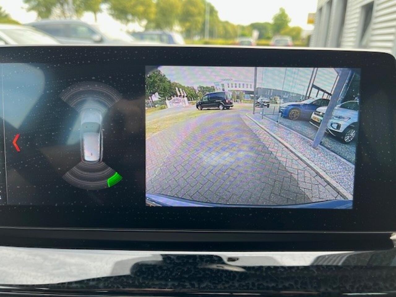 BMW X1 xDRIVE 25e X-LINE PDC NAVI GROOT SCHERM