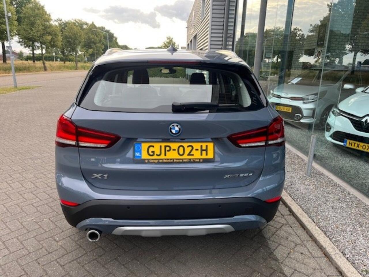 BMW X1 xDRIVE 25e X-LINE PDC NAVI GROOT SCHERM