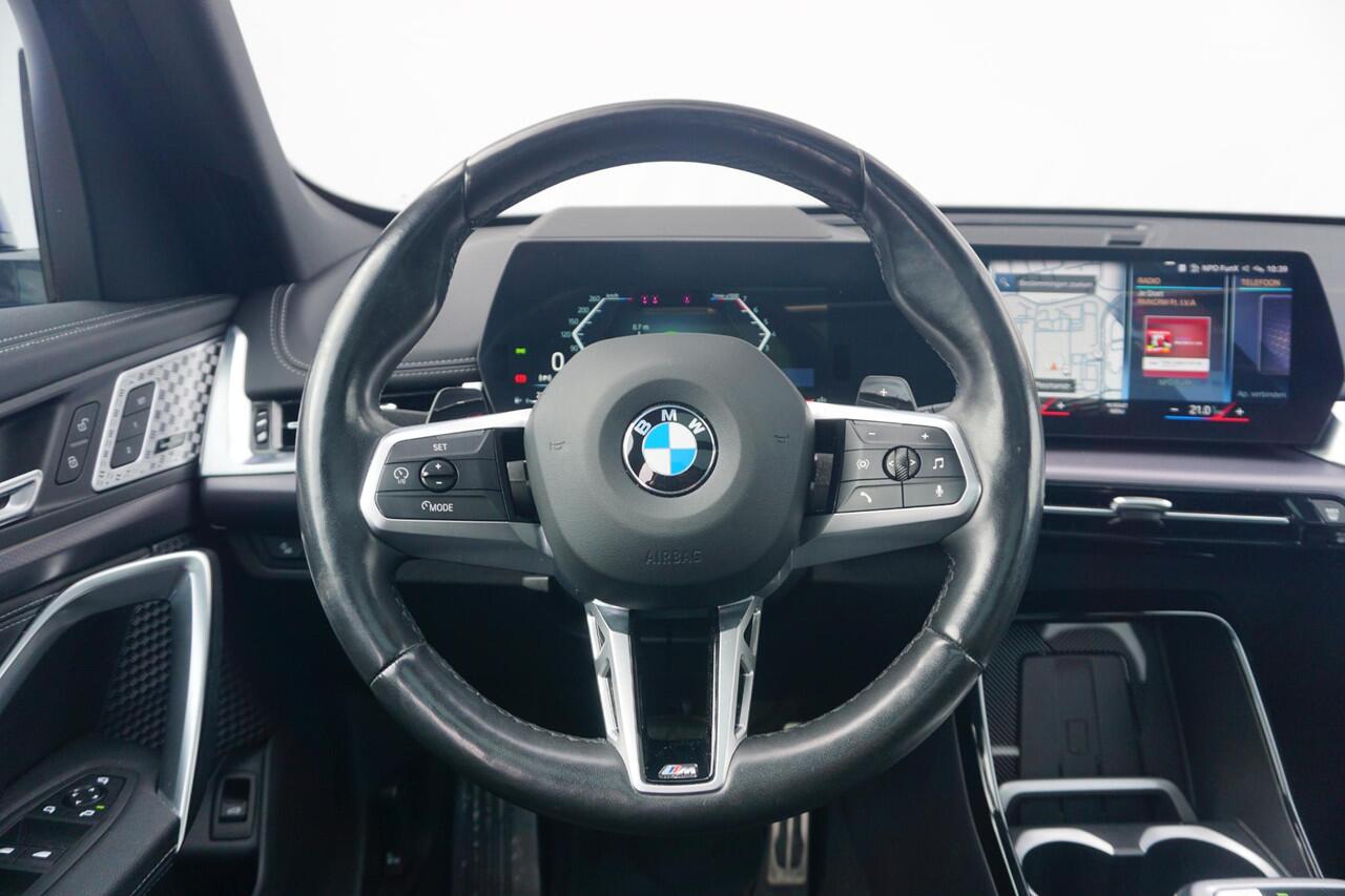 BMW X1 sDrive18i M Sportpakket 19'' / Panoramadak / Trekhaak / Driving Assistant Professional / Head-Up Display